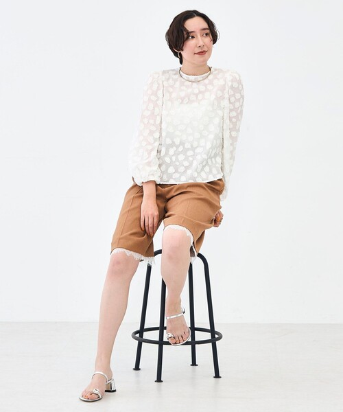 NOLLEY’S（ノーリーズ）の「【KIRYU】ウォッシャブル花柄ジャガードブラウス（シャツ/ブラウス・レディース・ホワイト/ネイビー・38）」の15枚目の写真