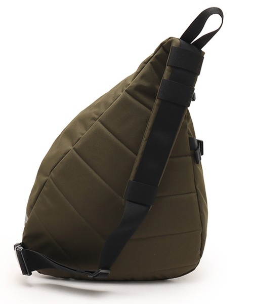 atmos(アトモス)の「atmos One Sholder Bag / アトモス ワン ショルダー バッグ(ショルダーバッグ・メンズ・ブラック/カーキ・ONE SIZE)」の3枚目の写真