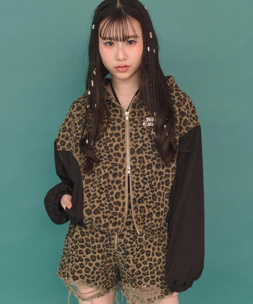 ANAP GiRL(アナップガール)の「キリカエ配色ブルゾン(ブルゾン・キッズ・ブルー/ベージュ・XS/S/M)」の3枚目の写真