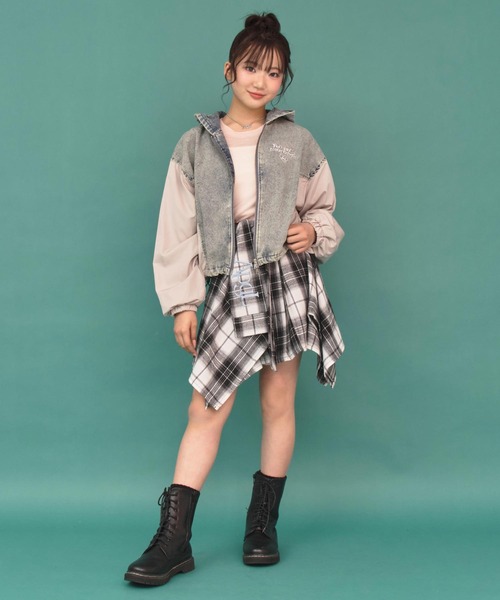 ANAP GiRL(アナップガール)の「キリカエ配色ブルゾン(ブルゾン・キッズ・ブルー/ベージュ・XS/S/M)」の12枚目の写真