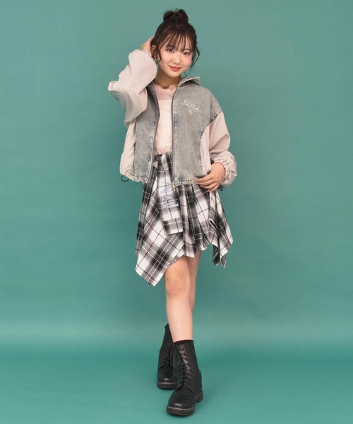 ANAP GiRL(アナップガール)の「キリカエ配色ブルゾン(ブルゾン・キッズ・ブルー/ベージュ・XS/S/M)」の13枚目の写真