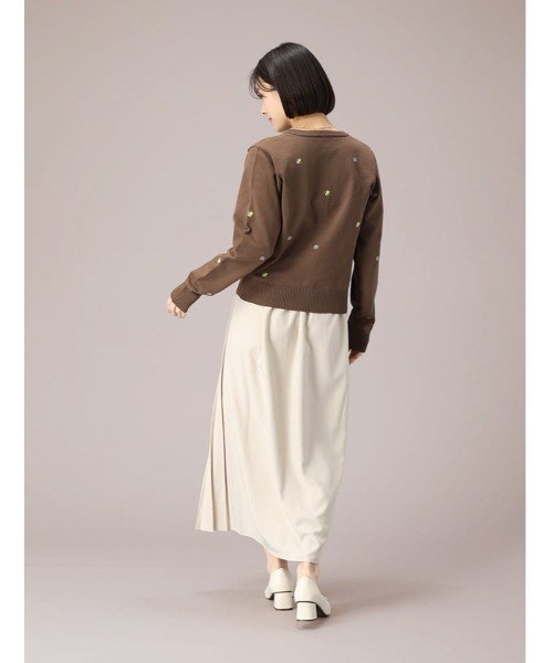fifth(フィフス)の「フルーツ刺繍クルーネックカーディガン(カーディガン/ボレロ・レディース・ネイビー/アイボリー/ブラウン・M)」の9枚目の写真