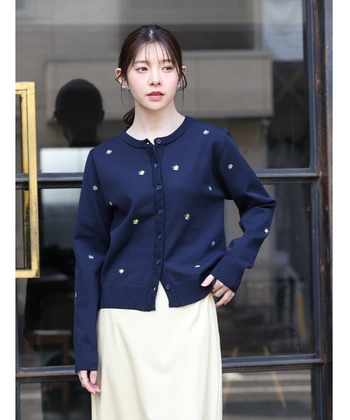 fifth(フィフス)の「フルーツ刺繍クルーネックカーディガン(カーディガン/ボレロ・レディース・ネイビー/アイボリー/ブラウン・M)」の16枚目の写真