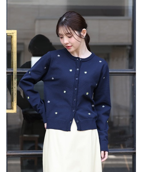 fifth(フィフス)の「フルーツ刺繍クルーネックカーディガン(カーディガン/ボレロ・レディース・ネイビー/アイボリー/ブラウン・M)」の17枚目の写真