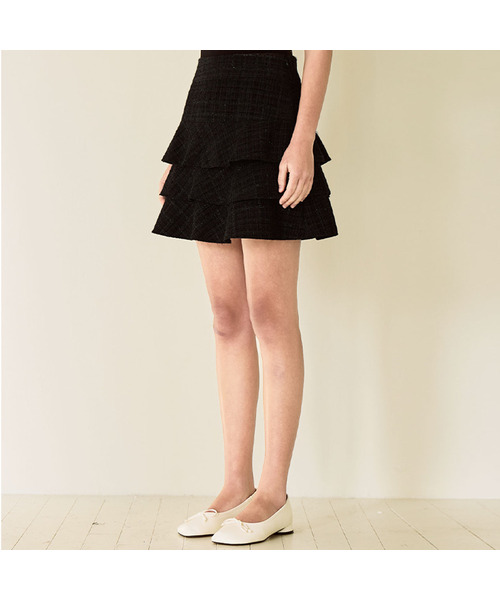 SLOWLOLLI(スローローリ)の「Anny tweed frill skirt_2 Colors(スカート・レディース・ブラック/チェック・1(S)/2(M)/3(L))」の2枚目の写真