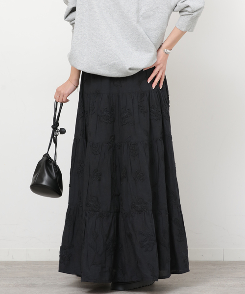 JOURNAL STANDARD relume（ジャーナルスタンダード　レリューム）の「3Dシフリティアードスカート（スカート・レディース・ホワイト/ブラック・FREE）」の9枚目の写真