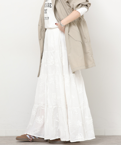 JOURNAL STANDARD relume（ジャーナルスタンダード　レリューム）の「3Dシフリティアードスカート（スカート・レディース・ホワイト/ブラック・FREE）」の15枚目の写真