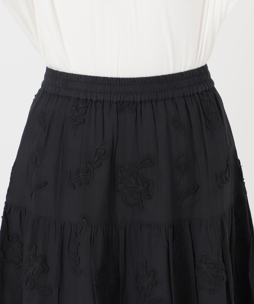 JOURNAL STANDARD relume（ジャーナルスタンダード　レリューム）の「3Dシフリティアードスカート（スカート・レディース・ホワイト/ブラック・FREE）」の22枚目の写真