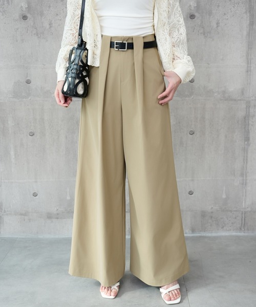 DRESS PLUS(ドレスプラス)の「ワイドパンツ ハイウエスト ボトムス(その他パンツ・レディース・ベージュ/オフホワイト/ブラック・M/L)」の1枚目の写真