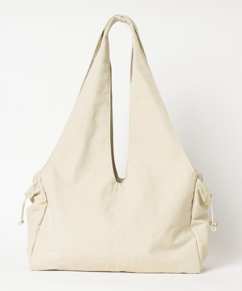 LOWRYS FARM（ローリーズファーム）の「ナイロン５ポケットトートＢＡＧ 647491（トートバッグ・レディース・ブラック/ホワイト・FREE）」の6枚目の写真