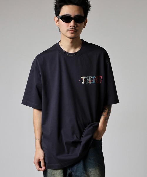 FUNALIVE(ファンアライブ)の「ABETTOR グラインダー加工手書き風「THICS」ロゴSS/T ※数量限定 半袖(Tシャツ/カットソー・メンズ・ホワイト/ブラック・M/L)」の1枚目の写真