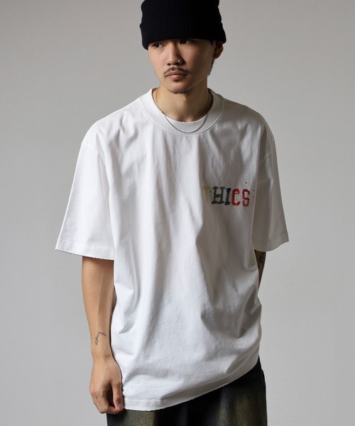 FUNALIVE(ファンアライブ)の「ABETTOR グラインダー加工手書き風「THICS」ロゴSS/T ※数量限定 半袖(Tシャツ/カットソー・メンズ・ホワイト/ブラック・M/L)」の3枚目の写真