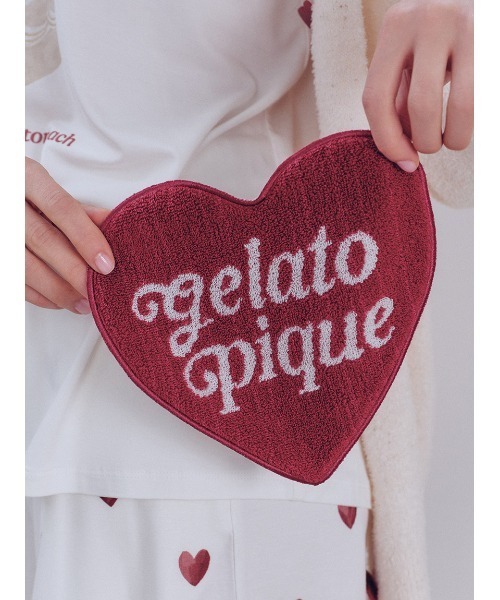 gelato pique(ジェラートピケ)の「ハートハンドタオル(ハンカチ/ハンドタオル・レディース・レッド・F)」の1枚目の写真