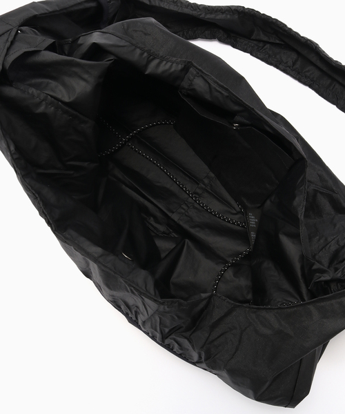 ROA(ロア)の「ROA / ロア LAKI PACKABLE KNOT BAG(ショルダーバッグ・メンズ・ブラック・FREE)」の5枚目の写真