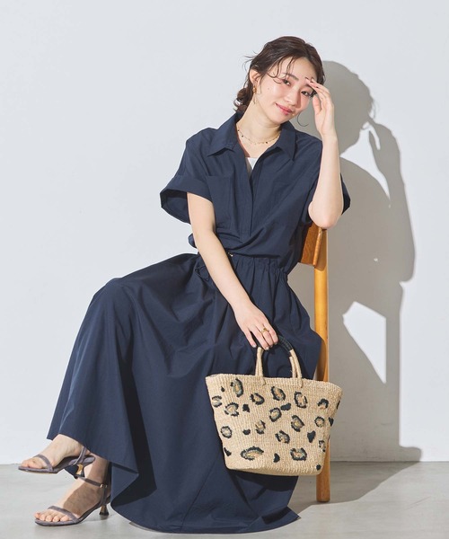 Gready Brilliant（グレディブリリアン）の「コットン混ドロストシャツワンピ（ワンピース・レディース・キャメル/ネイビー・36/38）」の12枚目の写真