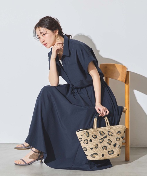Gready Brilliant（グレディブリリアン）の「コットン混ドロストシャツワンピ（ワンピース・レディース・キャメル/ネイビー・36/38）」の13枚目の写真