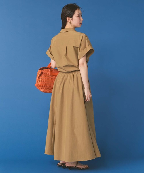 Gready Brilliant（グレディブリリアン）の「コットン混ドロストシャツワンピ（ワンピース・レディース・キャメル/ネイビー・36/38）」の17枚目の写真