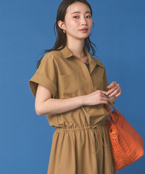 Gready Brilliant（グレディブリリアン）の「コットン混ドロストシャツワンピ（ワンピース・レディース・キャメル/ネイビー・36/38）」の20枚目の写真