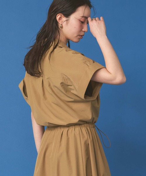 Gready Brilliant（グレディブリリアン）の「コットン混ドロストシャツワンピ（ワンピース・レディース・キャメル/ネイビー・36/38）」の21枚目の写真