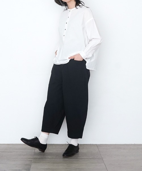 オオカミとフクロウ(オオカミとフクロウ)の「オオカミと静かな夜のアフターレイン(その他パンツ・レディース・ブラック/アイボリー・FREE)」の6枚目の写真