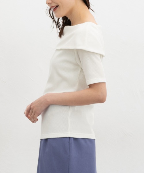 Honeys(ハニーズ)の「【ハニさら・接触冷感・UVカット】オフショル風トップス(Tシャツ/カットソー・レディース・アイボリー/サックスブルー/ブラック/レッド・3L/L/LL/M/S)」の14枚目の写真