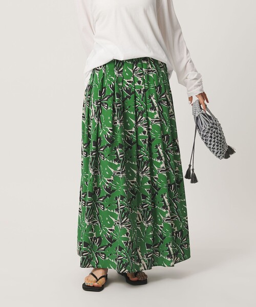 BEAUTY&YOUTH UNITED ARROWS(ビューティーアンドユースユナイテッドアローズ)の「【WEB限定】フラワープリント タックスカート ウォッシャブル(スカート・レディース・ネイビー/ケリーグリーン/オレンジ・M/S)」の4枚目の写真