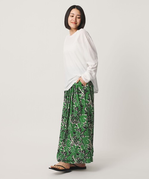 BEAUTY&YOUTH UNITED ARROWS(ビューティーアンドユースユナイテッドアローズ)の「【WEB限定】フラワープリント タックスカート ウォッシャブル(スカート・レディース・ネイビー/ケリーグリーン/オレンジ・M/S)」の6枚目の写真