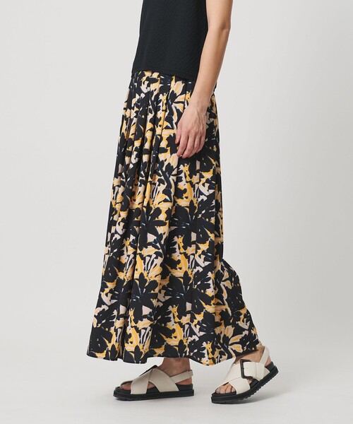 BEAUTY&YOUTH UNITED ARROWS(ビューティーアンドユースユナイテッドアローズ)の「【WEB限定】フラワープリント タックスカート ウォッシャブル(スカート・レディース・ネイビー/ケリーグリーン/オレンジ・M/S)」の8枚目の写真
