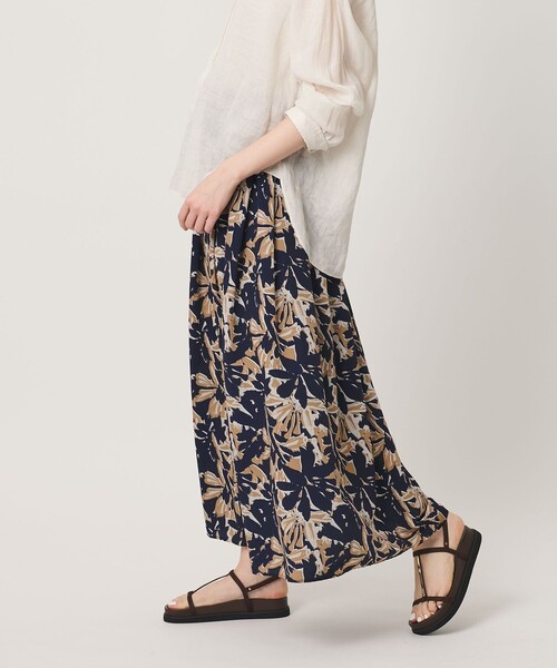 BEAUTY&YOUTH UNITED ARROWS(ビューティーアンドユースユナイテッドアローズ)の「【WEB限定】フラワープリント タックスカート ウォッシャブル(スカート・レディース・ネイビー/ケリーグリーン/オレンジ・M/S)」の11枚目の写真