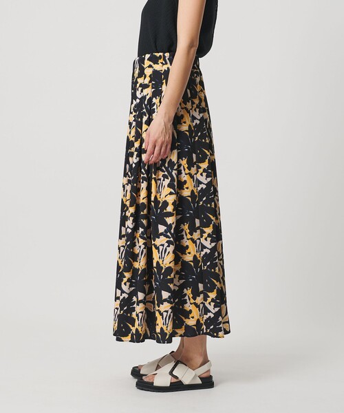BEAUTY&YOUTH UNITED ARROWS(ビューティーアンドユースユナイテッドアローズ)の「【WEB限定】フラワープリント タックスカート ウォッシャブル(スカート・レディース・ネイビー/ケリーグリーン/オレンジ・M/S)」の14枚目の写真
