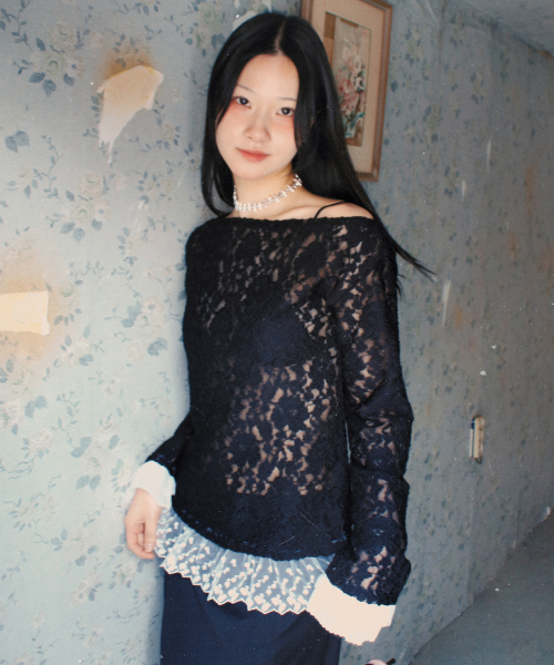 RUBATI(ルバティ)の「ソフィア ボートネック フリル レース ロングスリーブ Tシャツ_ブラック(Tシャツ/カットソー・レディース・その他・1/2)」の10枚目の写真