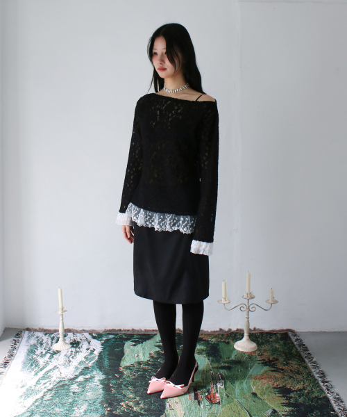 RUBATI(ルバティ)の「ソフィア ボートネック フリル レース ロングスリーブ Tシャツ_ブラック(Tシャツ/カットソー・レディース・その他・1/2)」の3枚目の写真