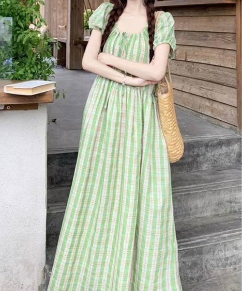AMAJI(アマジ)の「チェックワンピース 半袖 パフスリーブ スクエアネック ギャザー ロング丈(ワンピース・レディース・ライトグリーン・X-LARGE/LARGE/MEDIUM/SMALL)」の1枚目の写真