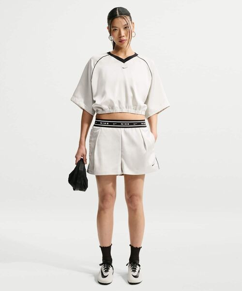 NIKE(ナイキ)の「《セットアップ対応商品》ナイキ スポーツウェア ウィメンズ ルーズ ミッドライズ サテンショートパンツ / Nike Sportswear Women's Loose Mid-Rise Satin Shorts IH1329-072 Light Bone(その他パンツ・レディース・オフホワイト・XS/S/M/L/XL)」の15枚目の写真
