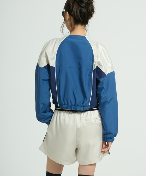 NIKE(ナイキ)の「《セットアップ対応商品》ナイキ スポーツウェア ウィメンズ ルーズ ミッドライズ サテンショートパンツ / Nike Sportswear Women's Loose Mid-Rise Satin Shorts IH1329-072 Light Bone(その他パンツ・レディース・オフホワイト・XS/S/M/L/XL)」の10枚目の写真