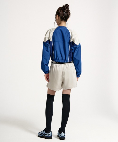 NIKE(ナイキ)の「《セットアップ対応商品》ナイキ スポーツウェア ウィメンズ ルーズ ミッドライズ サテンショートパンツ / Nike Sportswear Women's Loose Mid-Rise Satin Shorts IH1329-072 Light Bone(その他パンツ・レディース・オフホワイト・XS/S/M/L/XL)」の13枚目の写真
