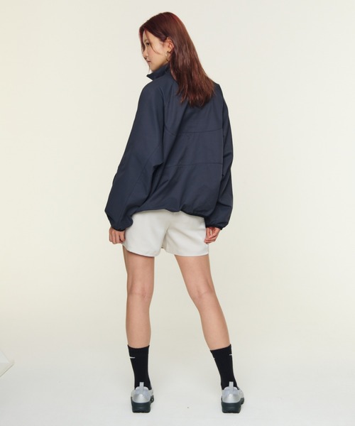 NIKE(ナイキ)の「《セットアップ対応商品》ナイキ スポーツウェア ウィメンズ ルーズ ミッドライズ サテンショートパンツ / Nike Sportswear Women's Loose Mid-Rise Satin Shorts IH1329-072 Light Bone(その他パンツ・レディース・オフホワイト・XS/S/M/L/XL)」の21枚目の写真