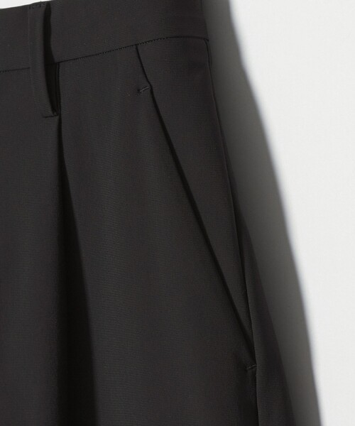 UNITED ARROWS GOLF(ユナイテッドアローズゴルフ)の「ウィメンズ 1P ショートパンツ 接触冷感 UV 2WAYストレッチ(その他パンツ・レディース・ベージュ/ブラック・M/S/L)」の7枚目の写真