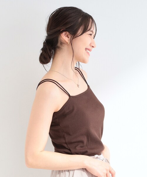 SHOO・LA・RUE（シューラルー）の「【洗濯機可/S-LL】カップ付き Wストラップ テレコキャミソール（タンクトップ・レディース・オフホワイト/ブラウン系その他/ブラック・04/03/02/01）」の13枚目の写真