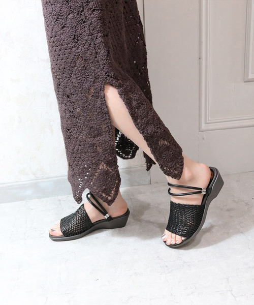 moz(モズ)の「【MOZ LAGOM】モズ アンティーク メッシュ 2wayウェッジ アンクルストラップサンダル フットベッド 4cmヒール(サンダル・レディース・ナチュラル/ブラック/ダークブラウン・M/L/LL/S)」の4枚目の写真