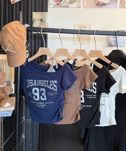 Teem Store(チームストア)の「【カップ付き】英文字サイドギャザーワンショルタイトTシャツ(Tシャツ/カットソー・レディース・ネイビー/ブラウン/ホワイト/ブラック・F)」の22枚目の写真