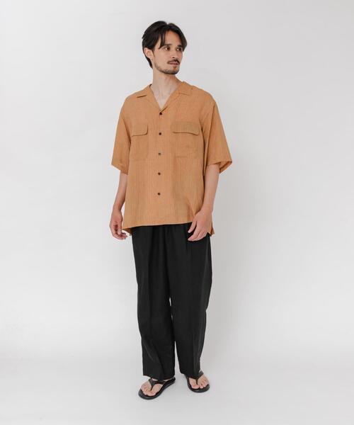 URBAN RESEARCH(アーバンリサーチ)の「CUPRO COLD DYE SHIRTS(シャツ/ブラウス・メンズ・ブラック/ベージュ・MEDIUM/LARGE)」の13枚目の写真