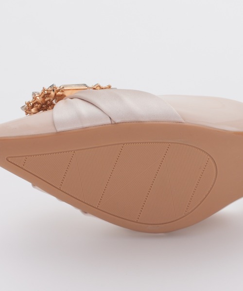 haremode（ハレモード）の「ビジューバックルパンプス（パンプス・レディース・ブラック/ベージュ/シルバー・22.5cm/23cm/23.5cm/24cm/24.5cm）」の18枚目の写真