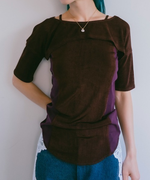 ELLA CANTARIA(エヤカンタリア)の「Bi-color Paneled Layered Top|バイカラーパネル切り替えレイヤードデザイントップス(Tシャツ/カットソー・レディース・イエロー/ブラウン系その他/グレー系その他・FREE)」の2枚目の写真