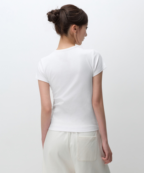 MUSINSA STANDARD WOMAN（ムシンサスタンダードウーマン）の「ウィメンズスリムクルーネックブラTシャツ[ホワイト]（Tシャツ/カットソー・レディース・その他・MEDIUM/X-SMALL/SMALL/LARGE）」の3枚目の写真