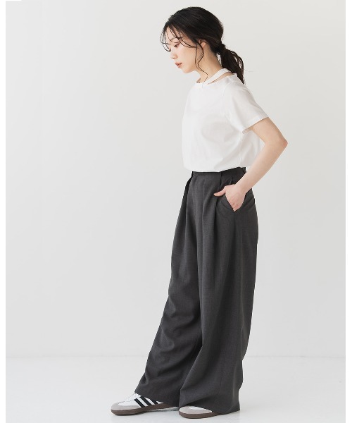 Nunc.（ヌンク）の「スリットネックTシャツ（Tシャツ/カットソー・レディース・カーキ/レッド/オフホワイト・FREE）」の7枚目の写真