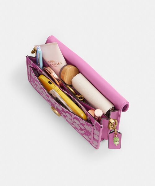 COACH(コーチ)の「【COACH | BRAIN DEAD】ソフト タビー ショルダー バッグ 26・シグネチャー ジャカード(ショルダーバッグ・レディース・ピンク系その他・ONE)」の7枚目の写真