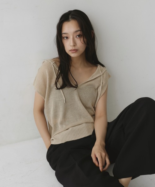hellam(へラム)の「透かし編みフーディーノースリーブ(ニット/セーター・レディース・ブラウン/チャコール/グリーン/アイボリー・FREE)」の11枚目の写真