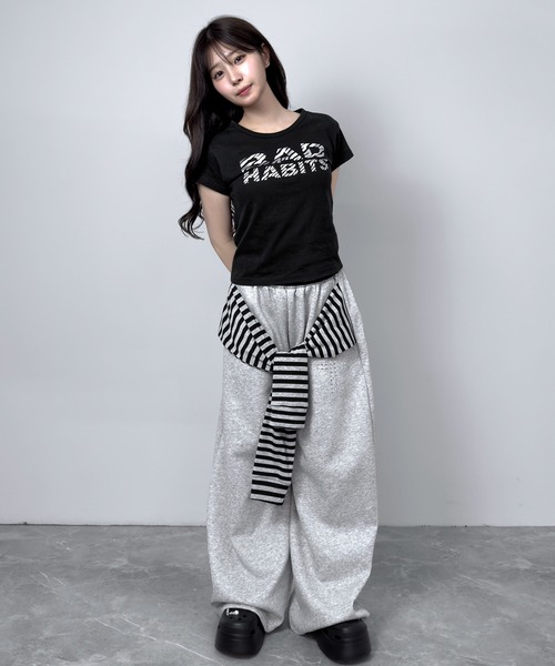 FOLLOWIN（フォロウィン）の「BAD HABITS ロゴコンパクトTシャツ（Tシャツ/カットソー・レディース・チャコールグレー/ホワイト/ブラック・FREE）」の17枚目の写真