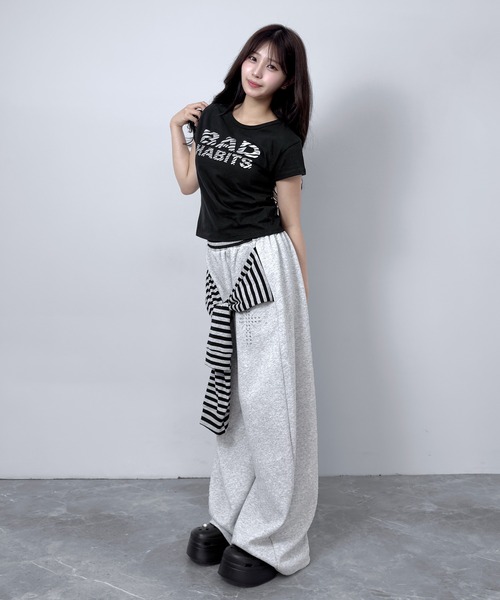 FOLLOWIN（フォロウィン）の「BAD HABITS ロゴコンパクトTシャツ（Tシャツ/カットソー・レディース・チャコールグレー/ホワイト/ブラック・FREE）」の19枚目の写真